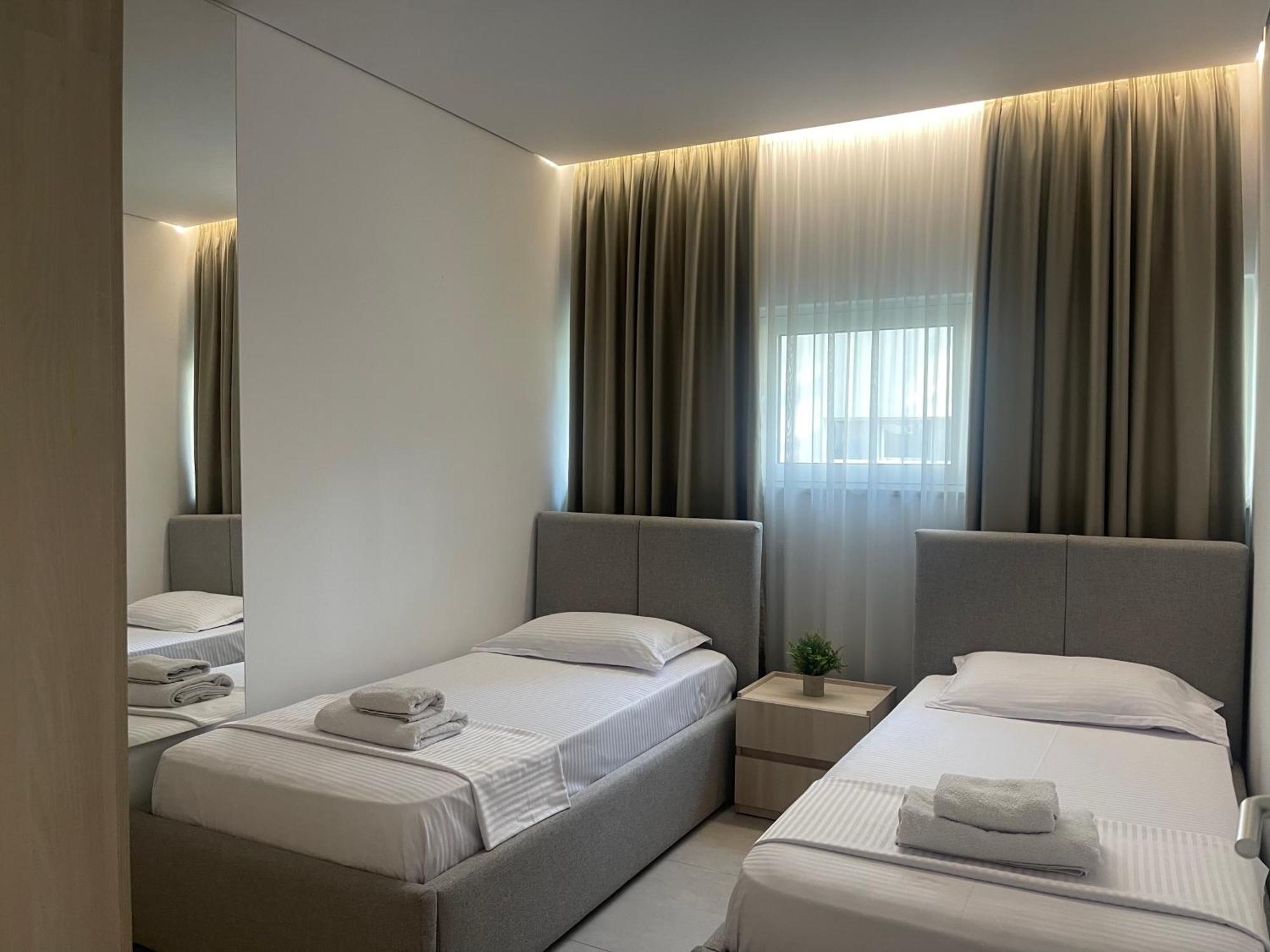 Eme Apartments - Kompleksi San Pietro, Gjiri I Lalzit Durrës 외부 사진