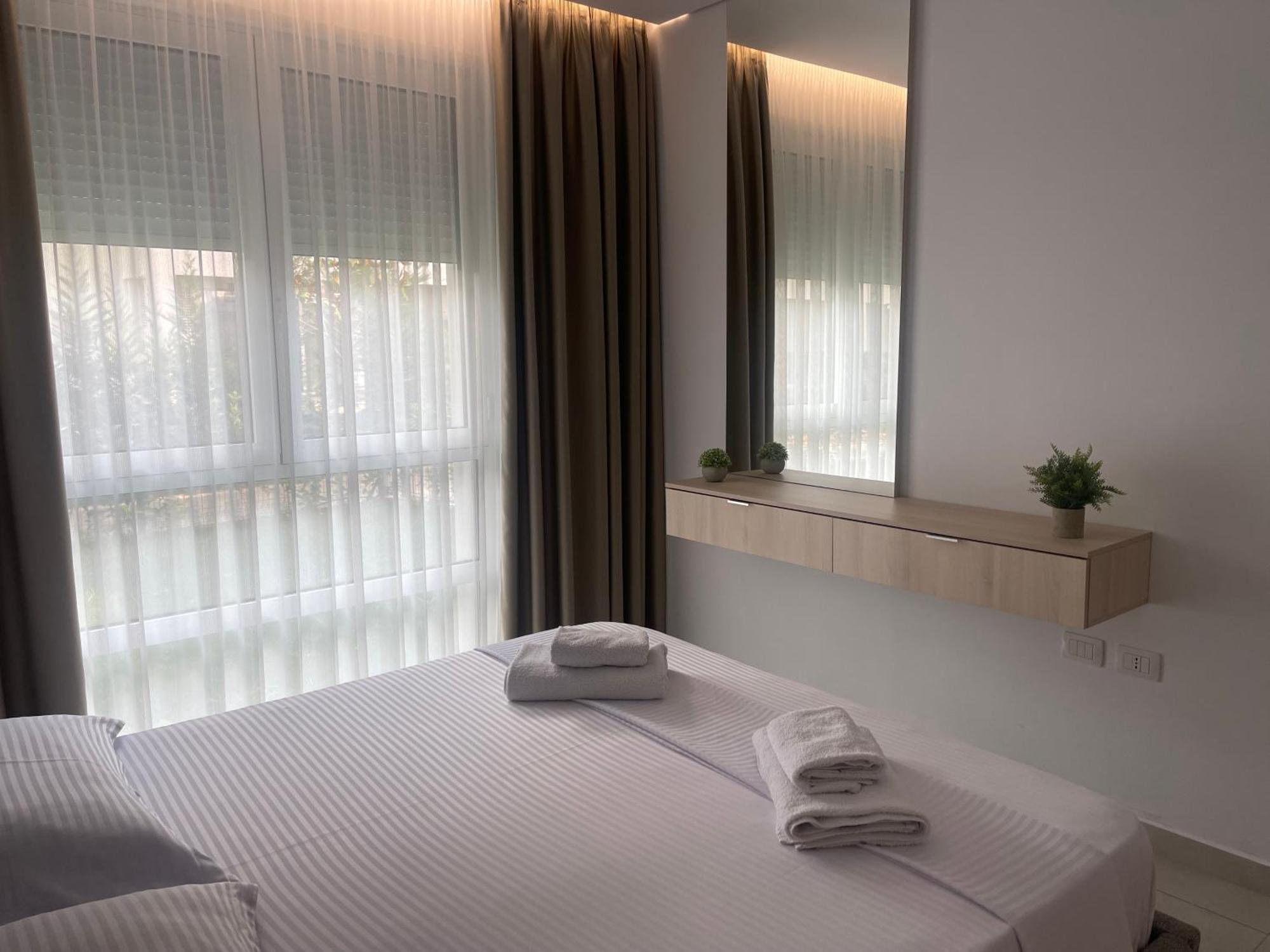 Eme Apartments - Kompleksi San Pietro, Gjiri I Lalzit Durrës 외부 사진