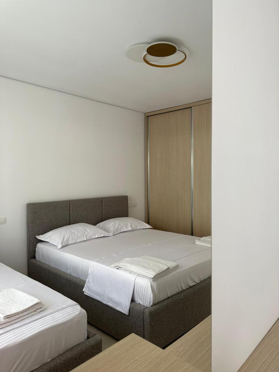 Eme Apartments - Kompleksi San Pietro, Gjiri I Lalzit Durrës 외부 사진