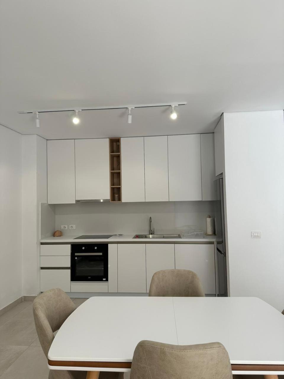 Eme Apartments - Kompleksi San Pietro, Gjiri I Lalzit Durrës 외부 사진