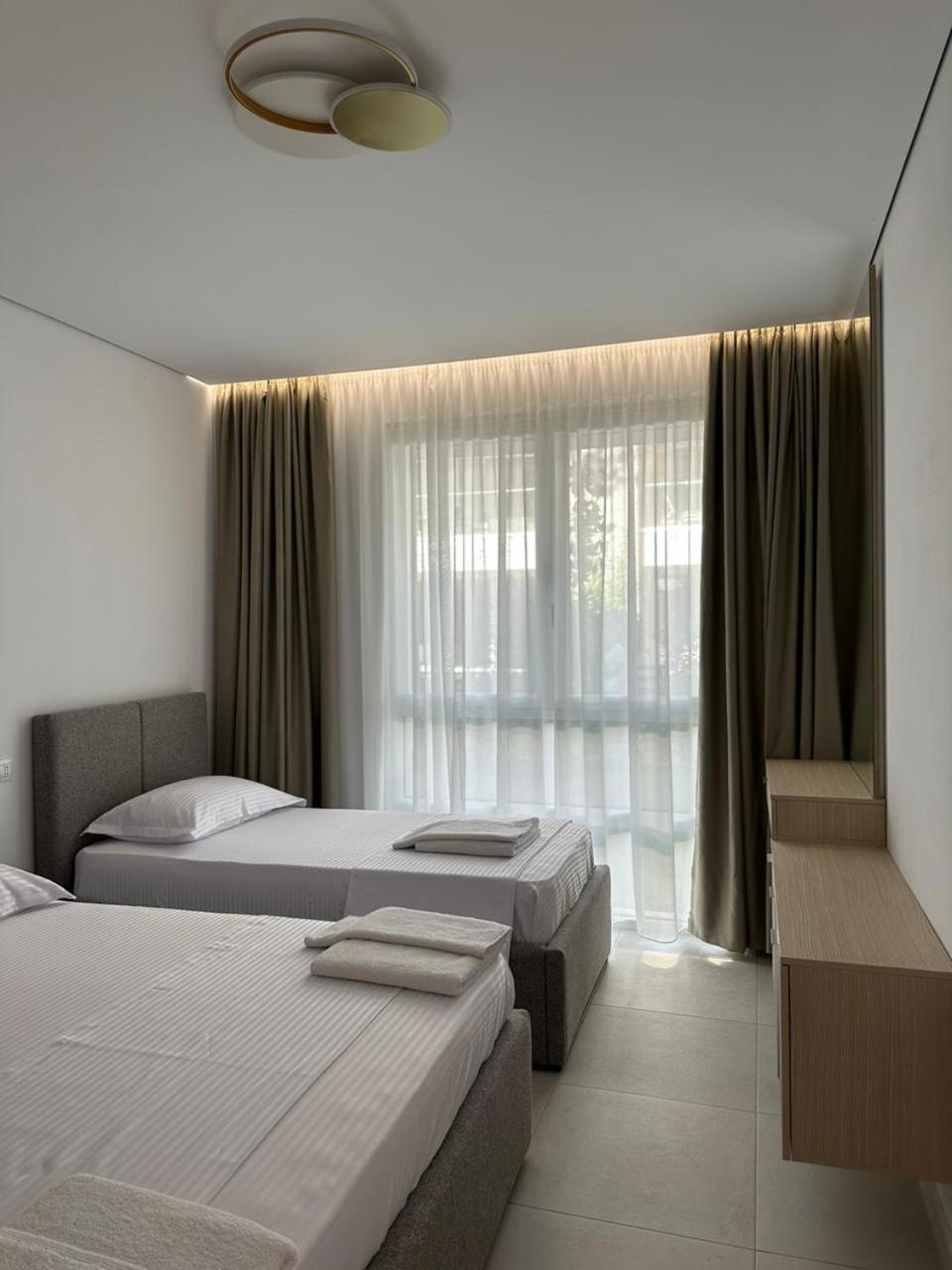 Eme Apartments - Kompleksi San Pietro, Gjiri I Lalzit Durrës 외부 사진