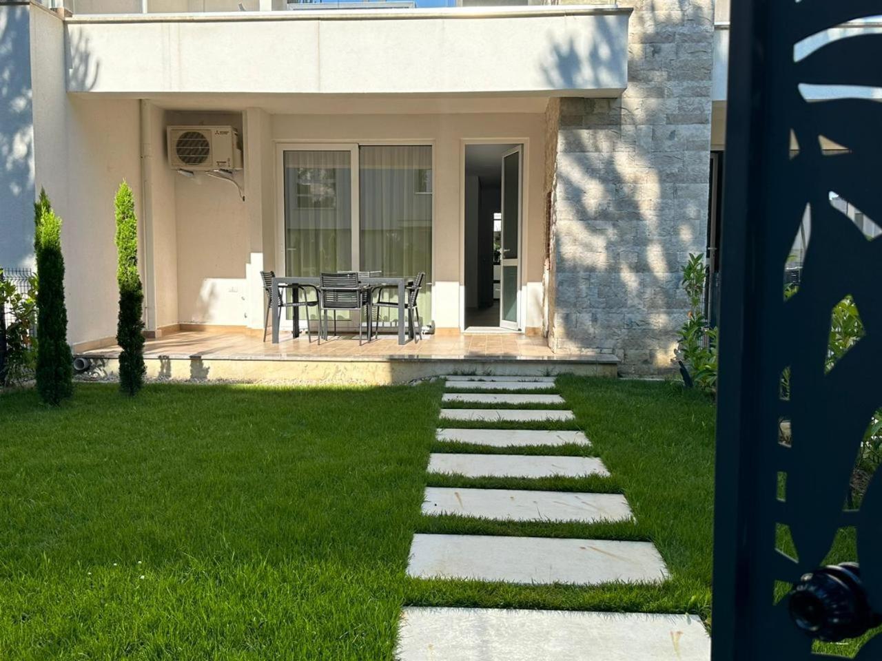 Eme Apartments - Kompleksi San Pietro, Gjiri I Lalzit Durrës 외부 사진